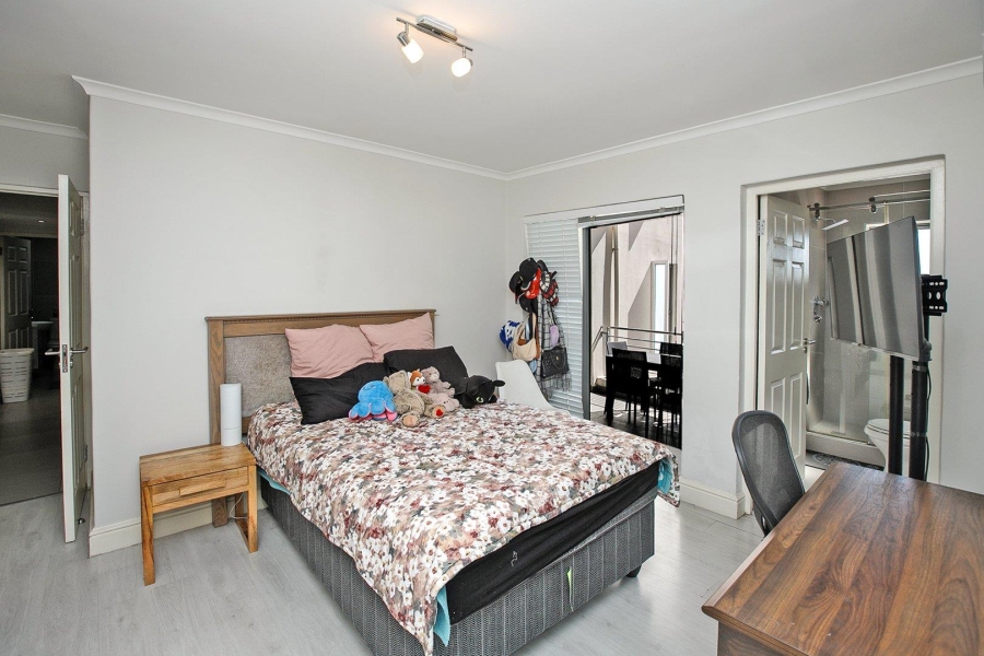 2 Bedroom Property for Sale in Claremont Upper Western Cape